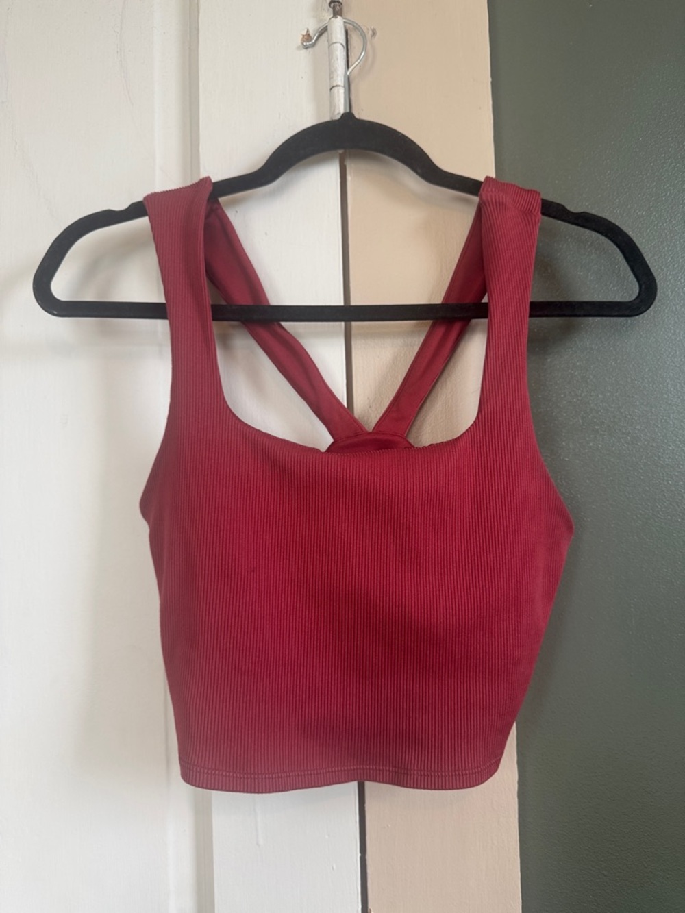 ALO Yoga Ribbed Crossback Crop Tank - Burgundy